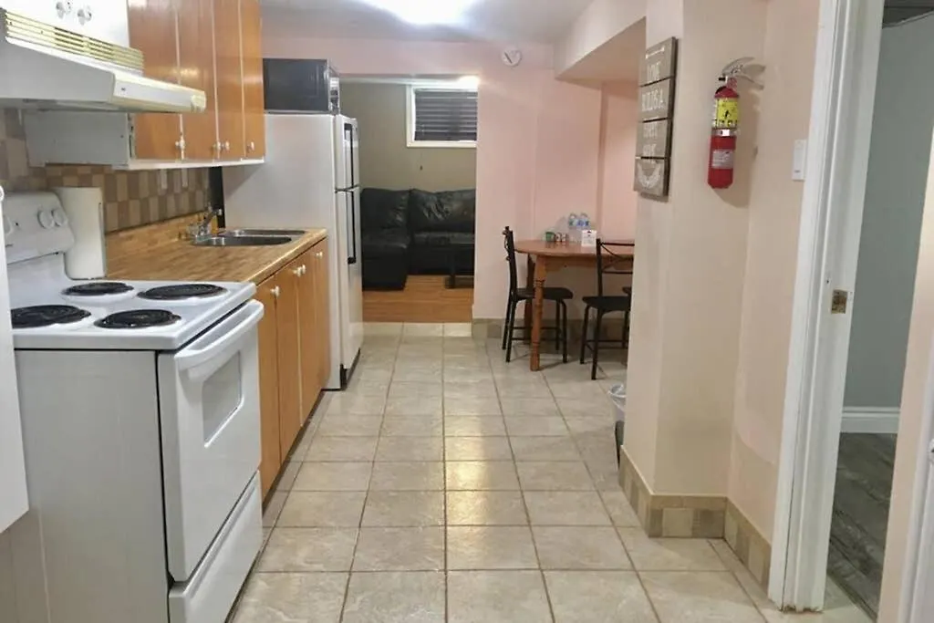 Private Bsmt With Sep. Entrance And Free Parking Apartment Toronto 0*,  Canada