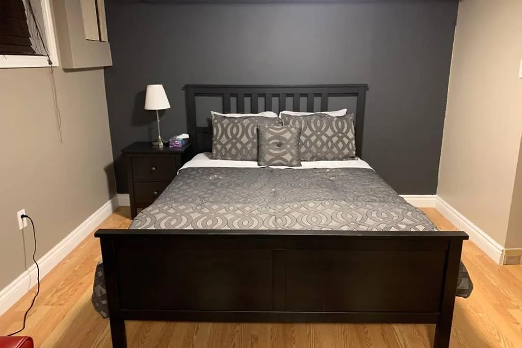 Private Bsmt With Sep. Entrance And Free Parking Apartment Toronto