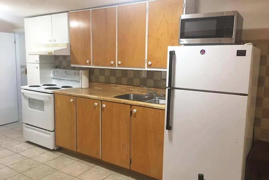Private Bsmt With Sep. Entrance And Free Parking Apartment Toronto