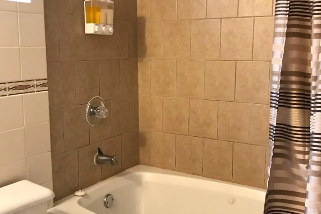 Private Bsmt With Sep. Entrance And Free Parking Apartment Toronto